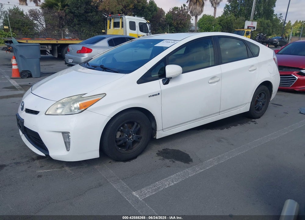 2013 TOYOTA PRIUS TWO VIN: JTDKN3DU8D5582639