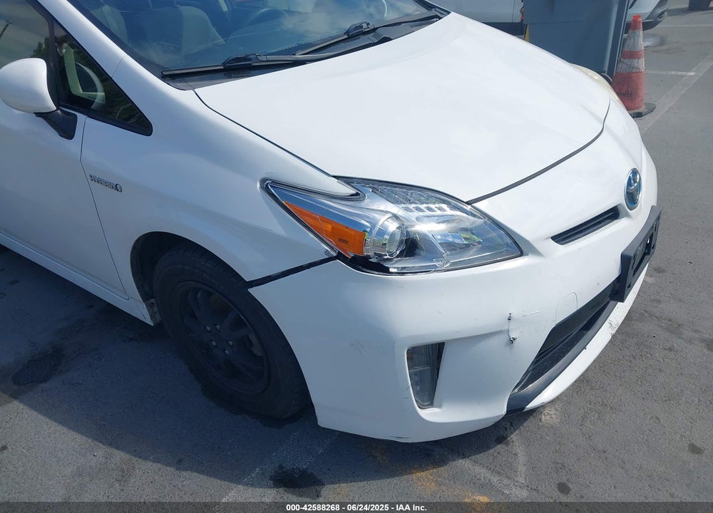 2013 TOYOTA PRIUS TWO VIN: JTDKN3DU8D5582639