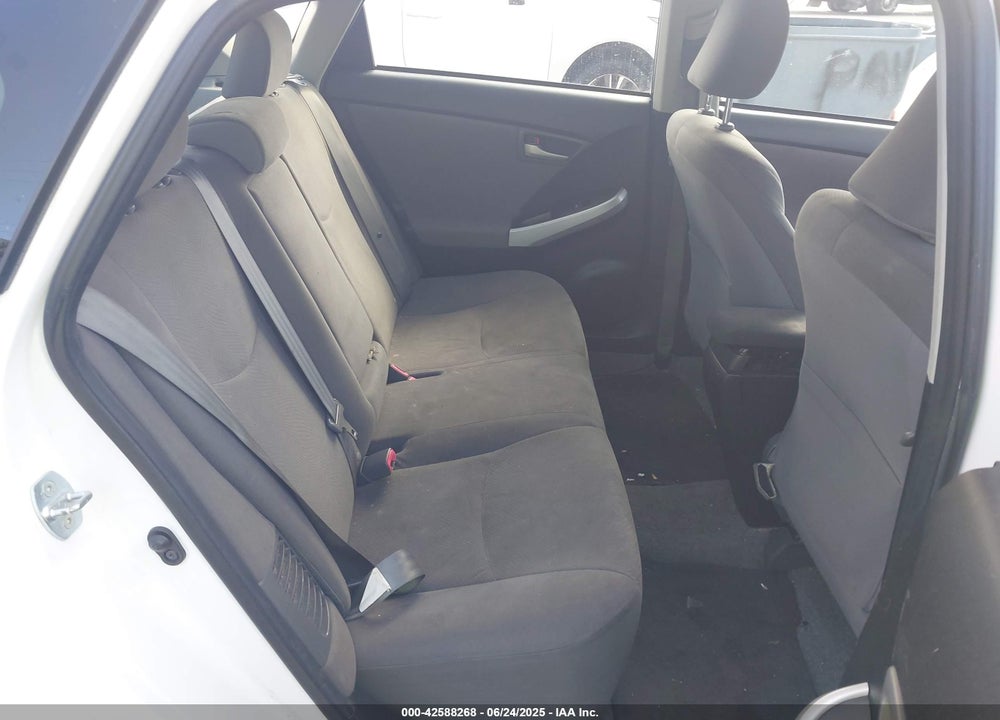 2013 TOYOTA PRIUS TWO VIN: JTDKN3DU8D5582639