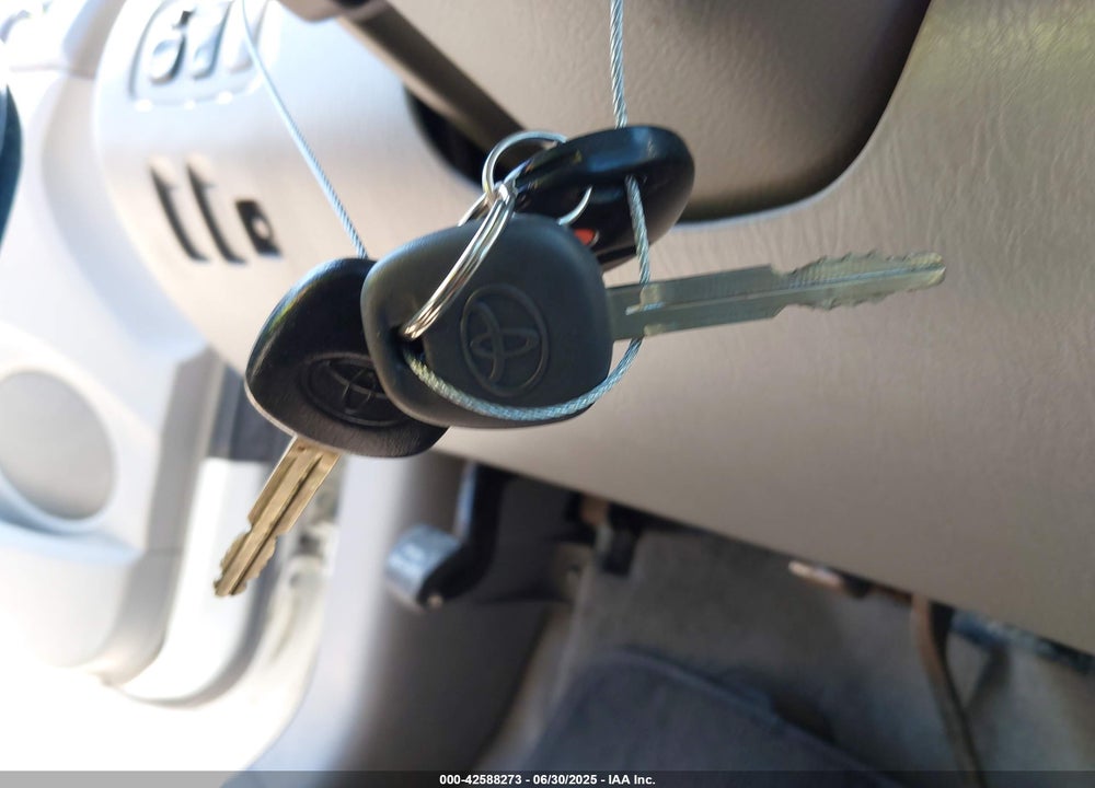 2008 TOYOTA SIENNA VIN: 5TDZK23C98S151205