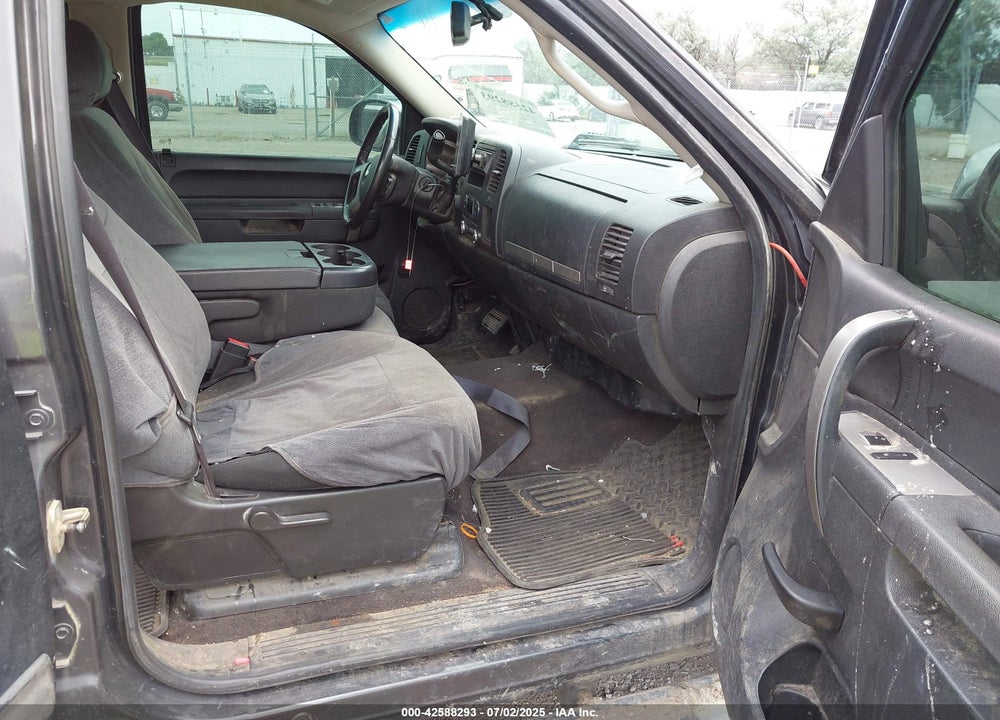 2011 CHEVROLET SILVERADO 1500 VIN: 3GCPKSE32BG243444