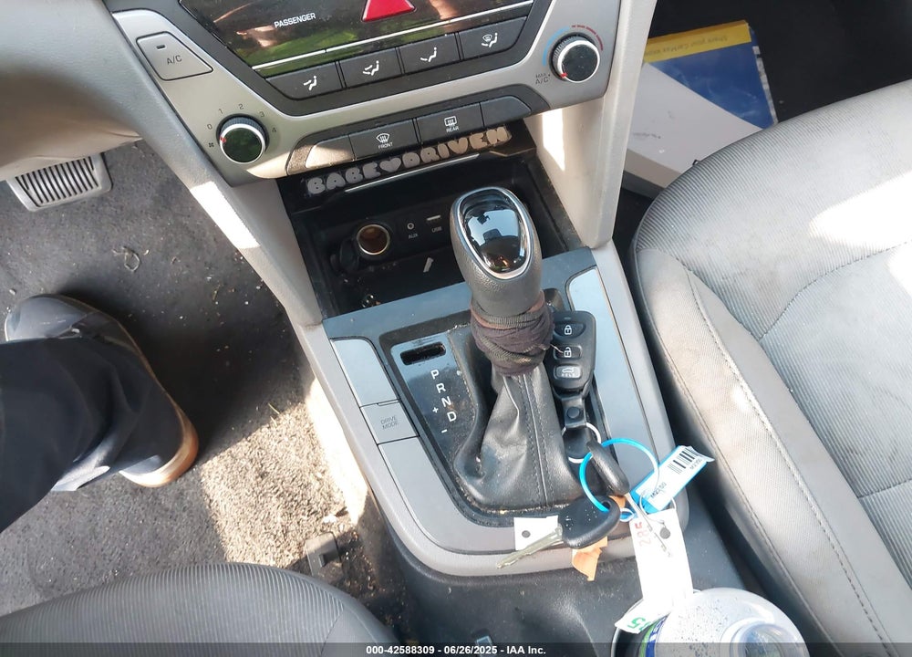 2017 HYUNDAI ELANTRA SE VIN: 5NPD74LF8HH202362