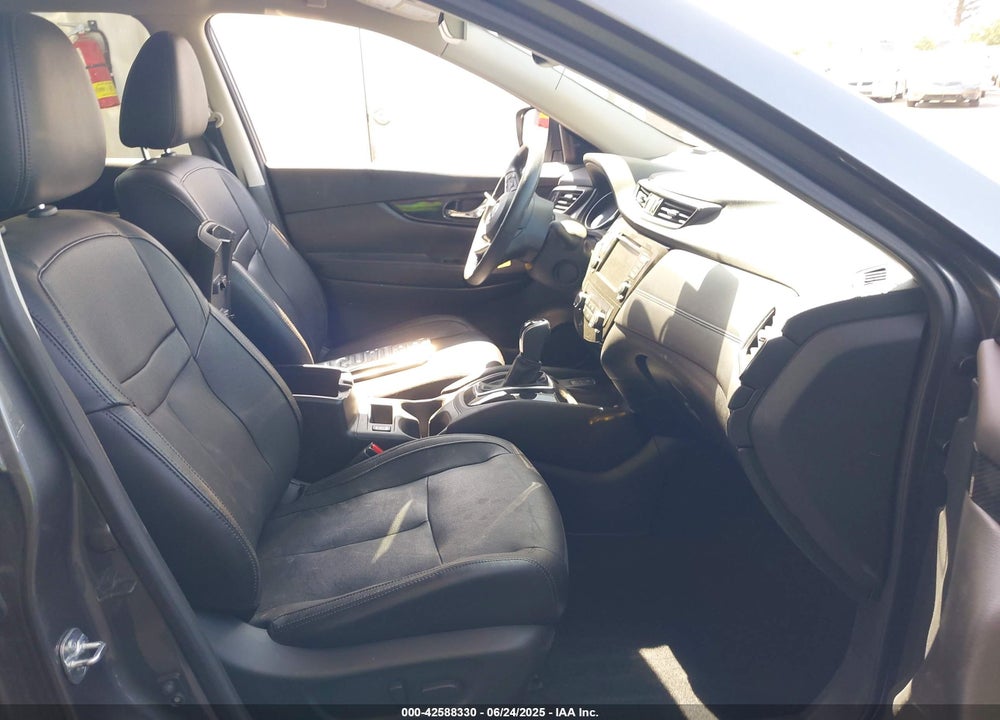 2019 NISSAN ROGUE VIN: 5N1AT2MV1KC738254