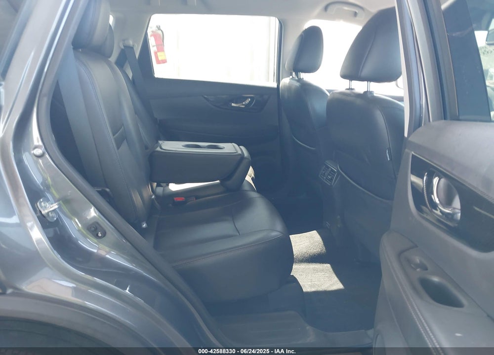 2019 NISSAN ROGUE VIN: 5N1AT2MV1KC738254