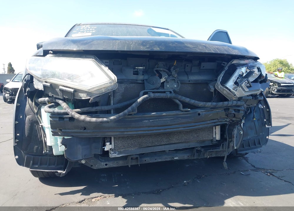 2017 NISSAN ROGUE VIN: JN8AT2MT3HW382050