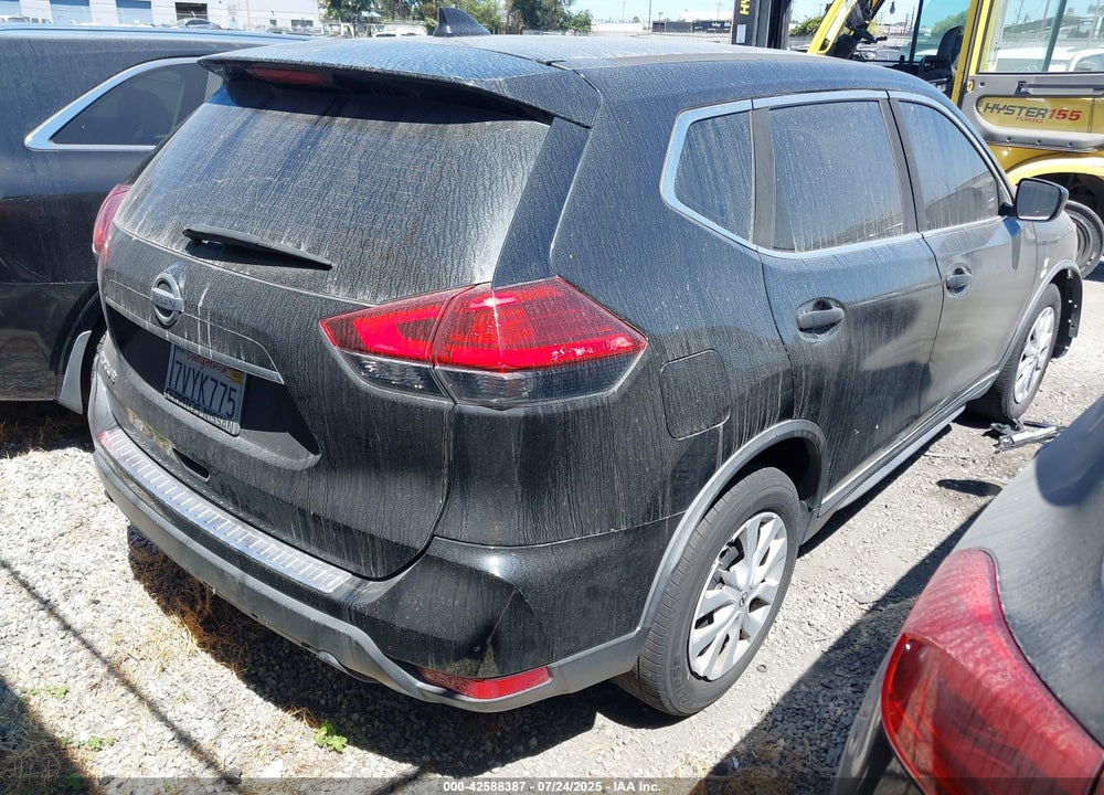 2017 NISSAN ROGUE VIN: JN8AT2MT3HW382050