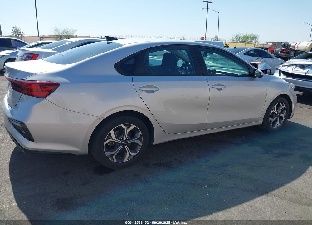 2021 KIA FORTE VIN: 3KPF24AD8ME316708