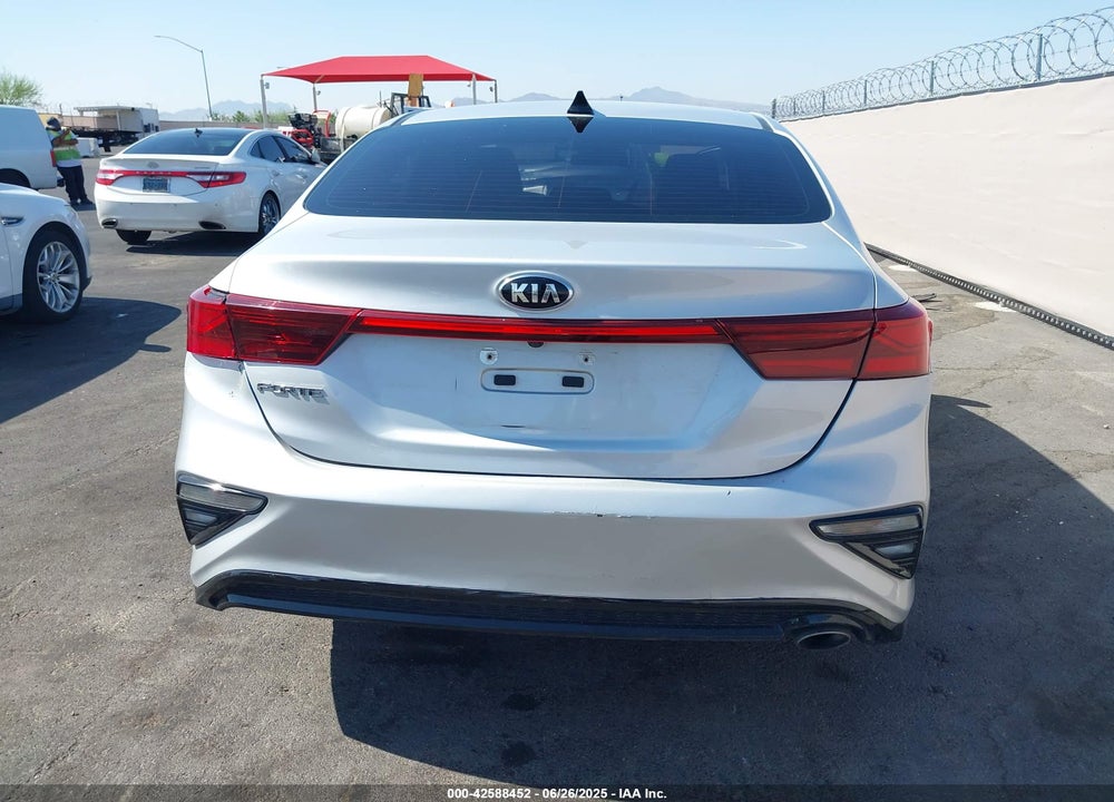 2021 KIA FORTE VIN: 3KPF24AD8ME316708