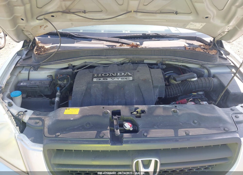 2005 HONDA PILOT LX VIN: 2HKYF18125H572864