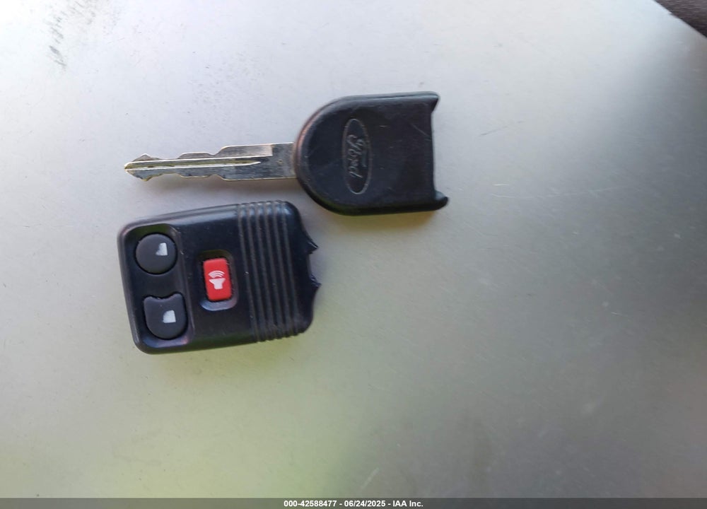 2005 FORD FREESTYLE SEL VIN: 1FMZK05165GA23859