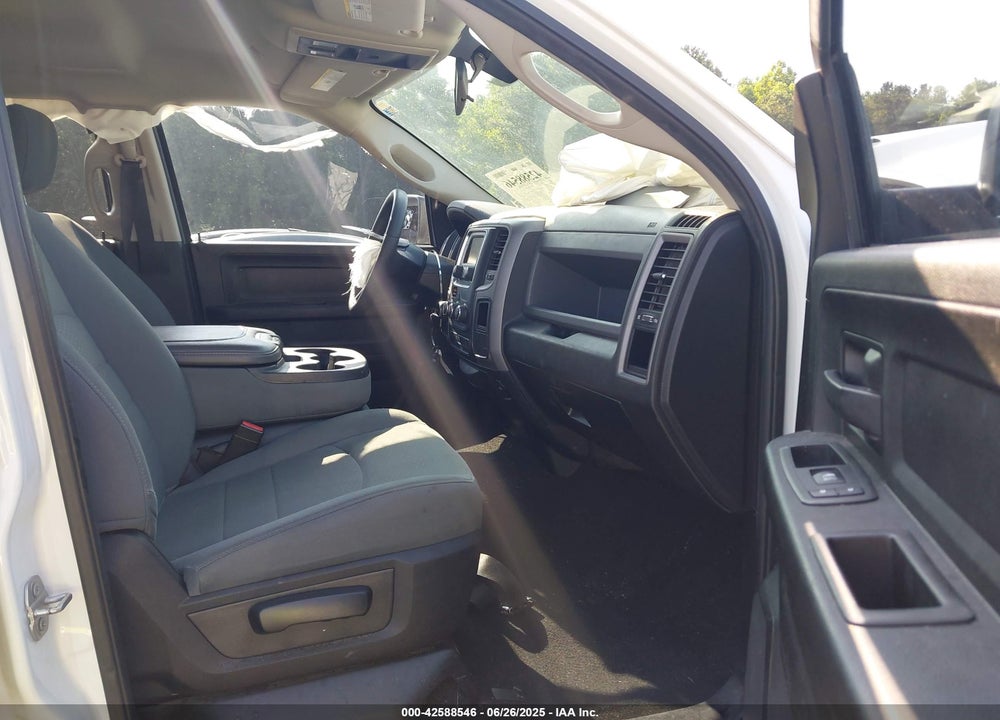 2019 RAM 1500 CLASSIC VIN: 1C6RR6KT7KS538832
