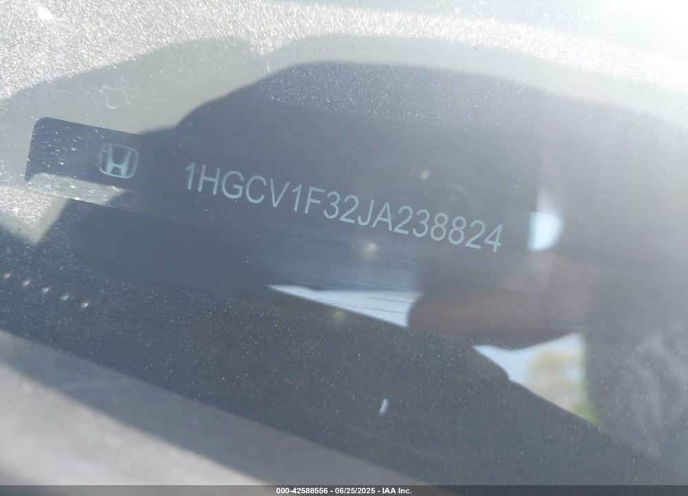 2018 HONDA ACCORD VIN: 1HGCV1F32JA238824