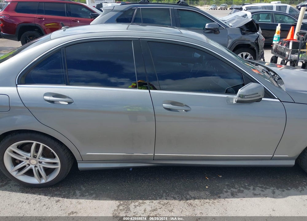 2013 MERCEDES-BENZ C 300 LUXURY 4MATIC/SPORT 4MATIC VIN: WDDGF8AB2DR242498