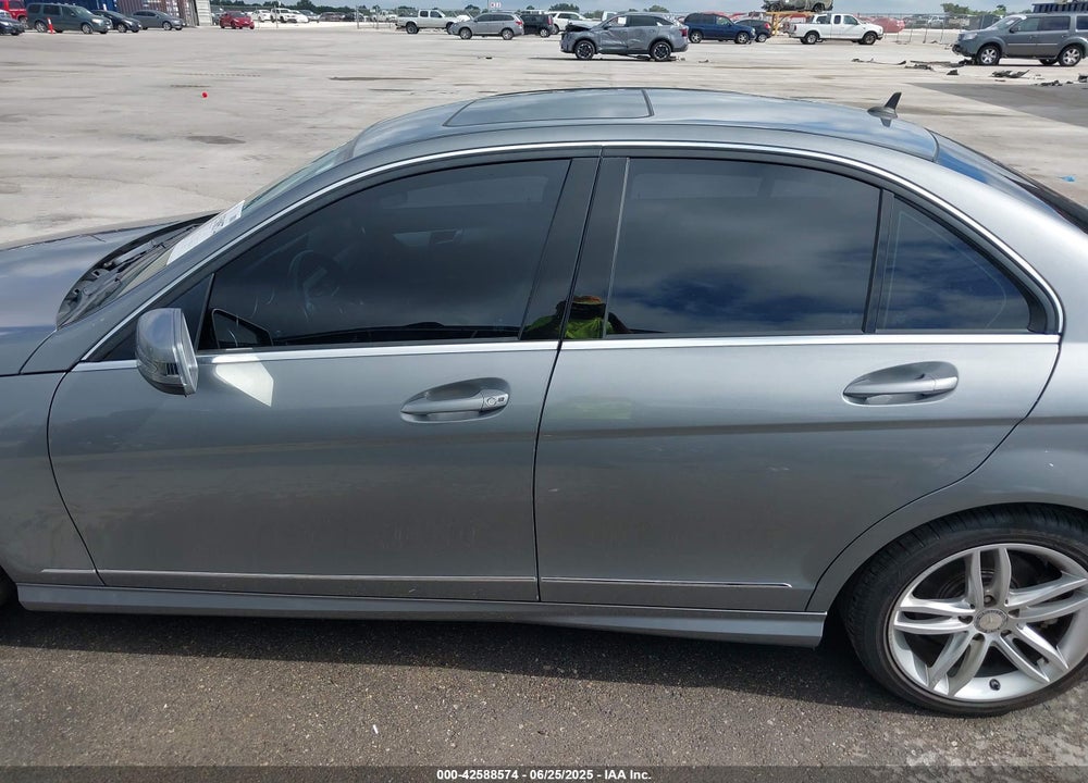 2013 MERCEDES-BENZ C 300 LUXURY 4MATIC/SPORT 4MATIC VIN: WDDGF8AB2DR242498