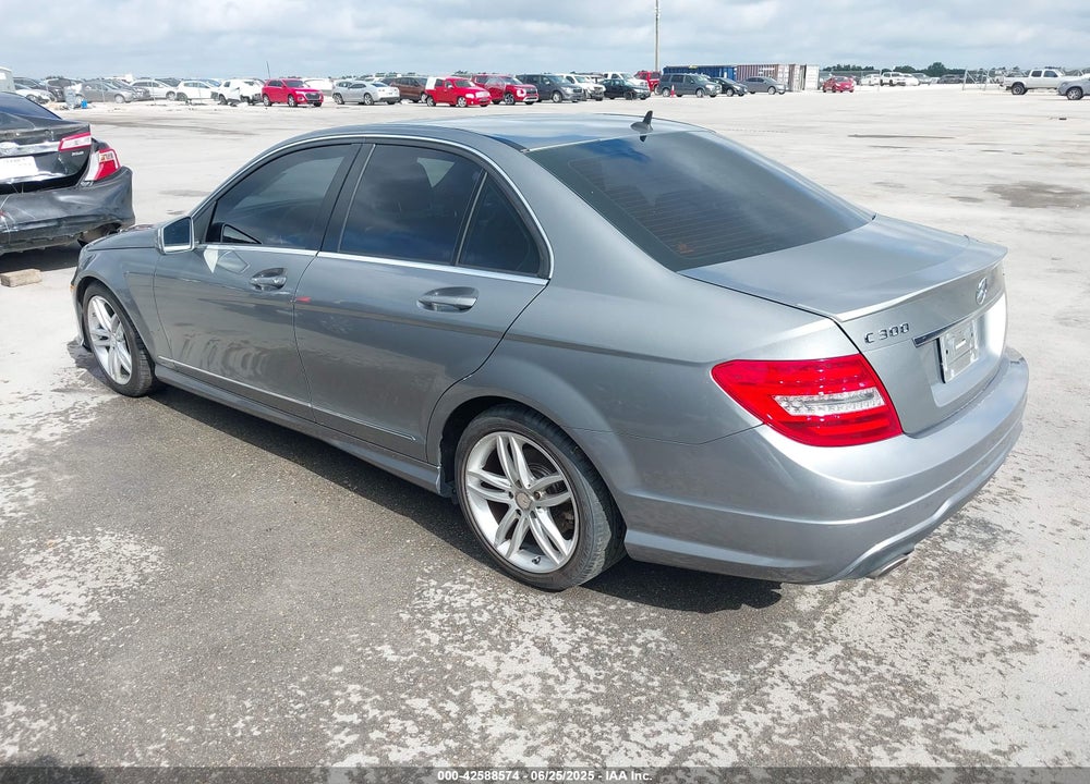 2013 MERCEDES-BENZ C 300 LUXURY 4MATIC/SPORT 4MATIC VIN: WDDGF8AB2DR242498