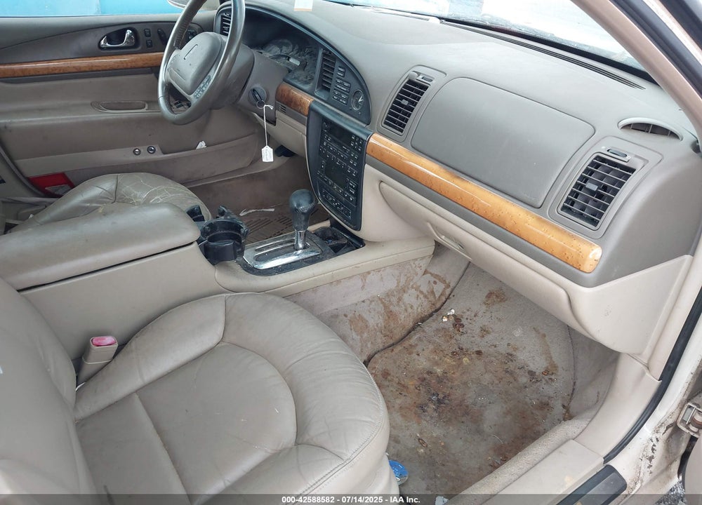 2001 LINCOLN CONTINENTAL VIN: 1LNHM97V91Y667242
