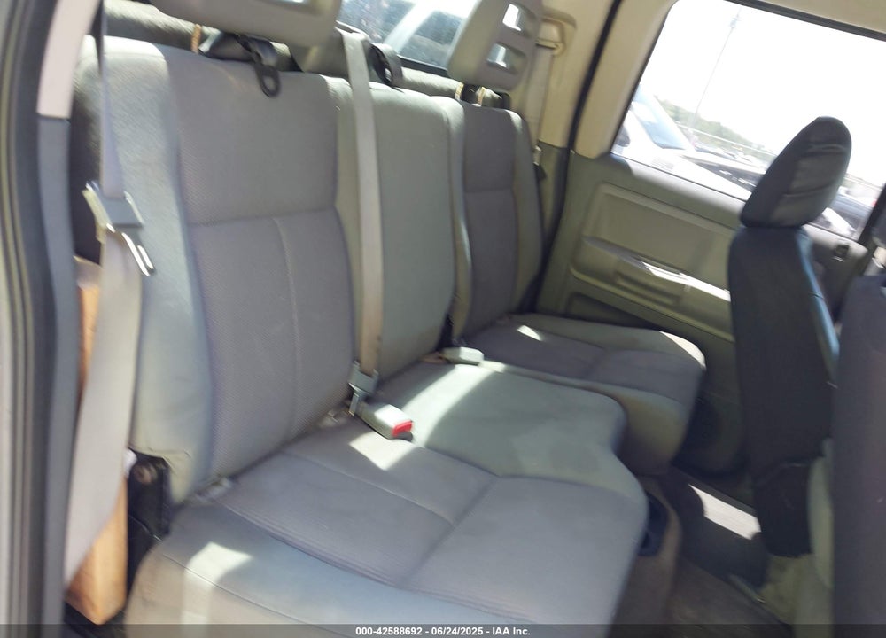 2005 DODGE DAKOTA SLT VIN: 1D7HE48N65S365506