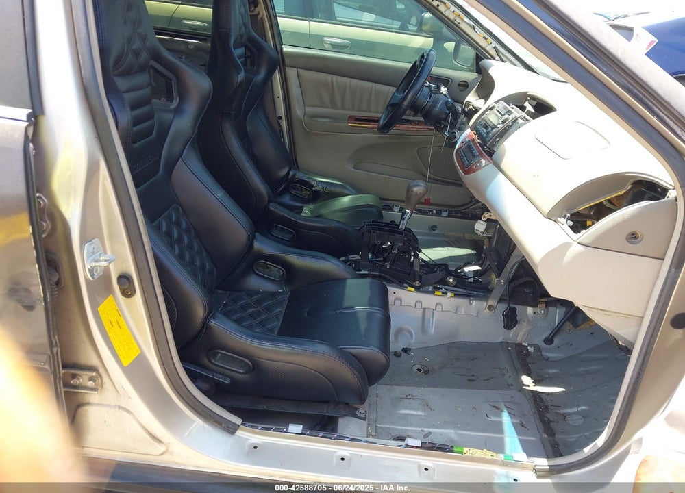 2003 TOYOTA CAMRY XLE VIN: JTDBE30K830184394