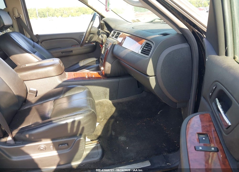 2007 CHEVROLET SUBURBAN 1500 VIN: 3GNFK16357G290535