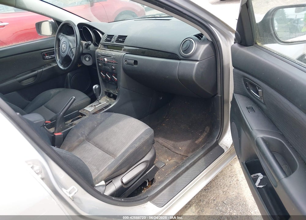 2008 MAZDA MAZDA3 VIN: JM1BK32F781123810