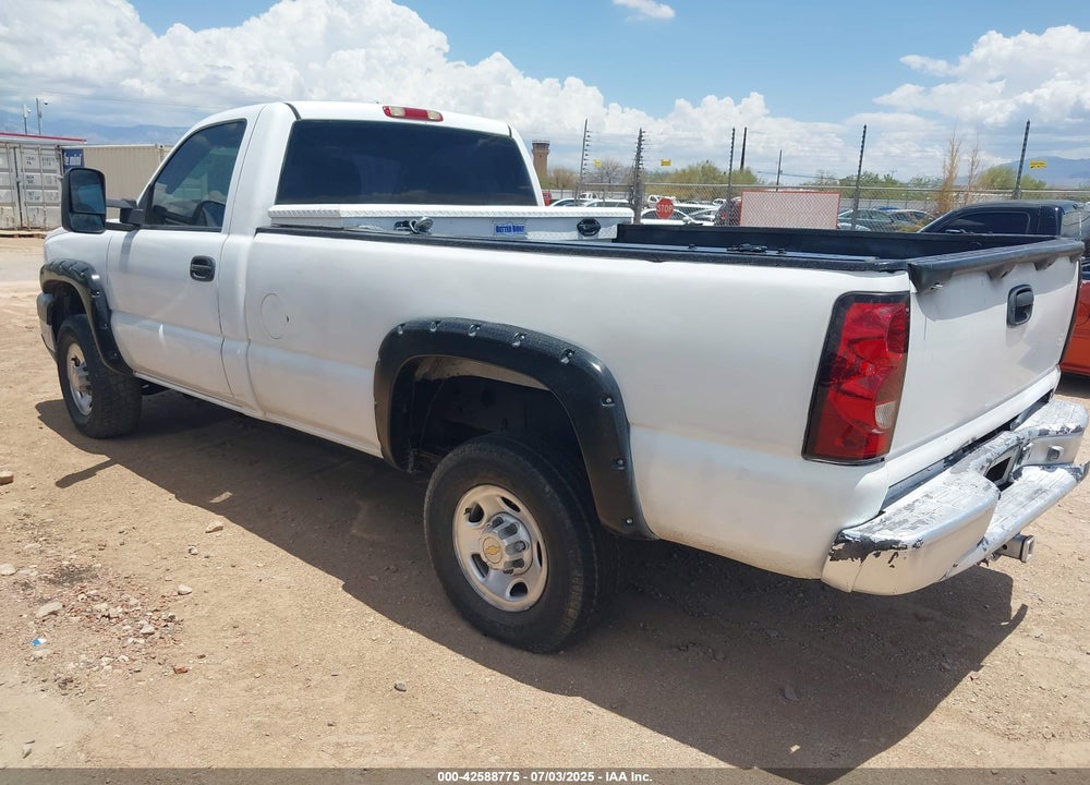 2004 CHEVROLET SILVERADO 2500HD WORK TRUCK VIN: 1GCHC24U34E366272