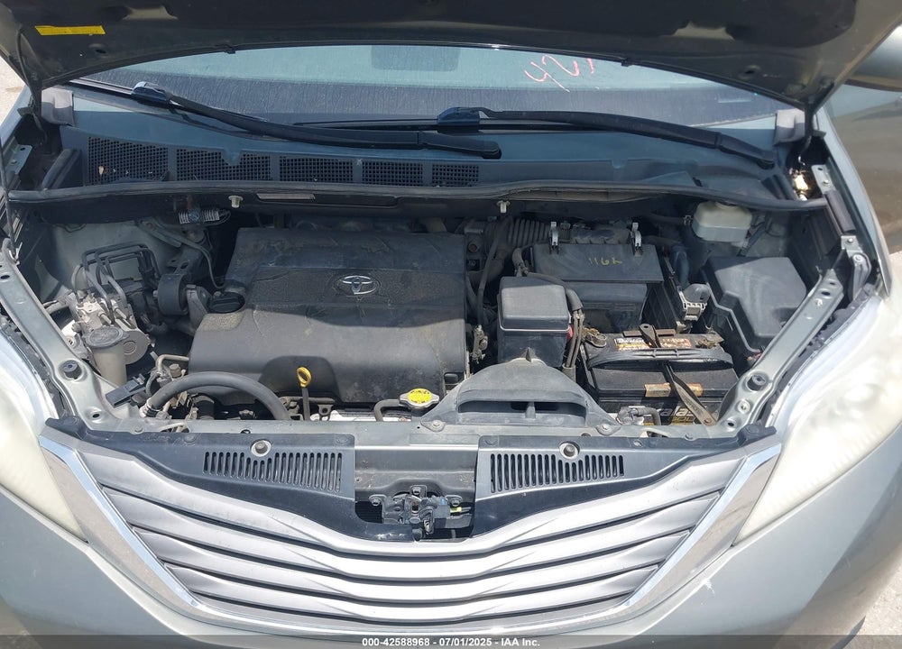 2011 TOYOTA SIENNA VIN: 5TDYK3DC8BS057274