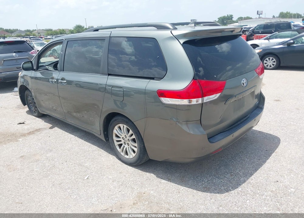 2011 TOYOTA SIENNA VIN: 5TDYK3DC8BS057274