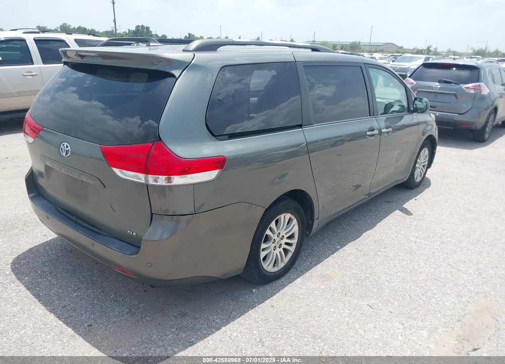 2011 TOYOTA SIENNA VIN: 5TDYK3DC8BS057274