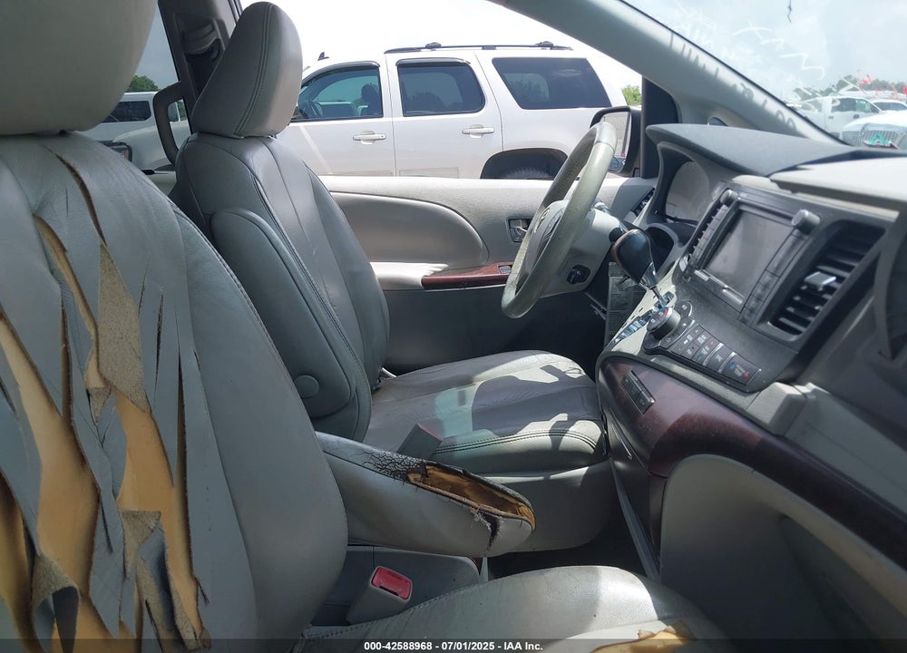 2011 TOYOTA SIENNA VIN: 5TDYK3DC8BS057274