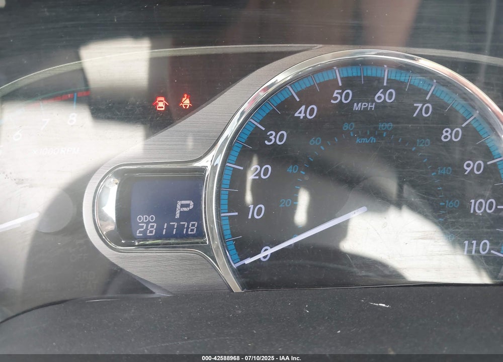 2011 TOYOTA SIENNA VIN: 5TDYK3DC8BS057274