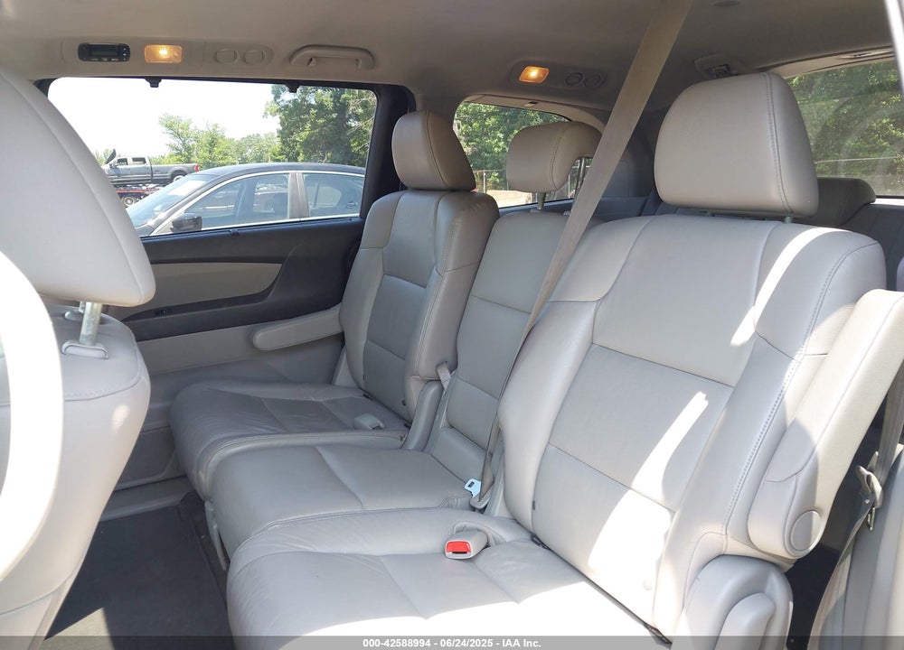 2011 HONDA ODYSSEY EX-L VIN: 5FNRL5H60BB051135