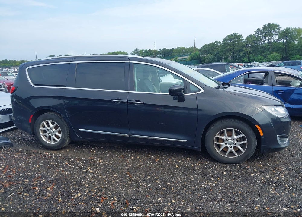 2020 CHRYSLER PACIFICA TOURING L VIN: 2C4RC1BG6LR120961