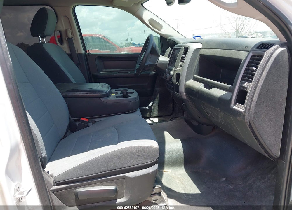 2022 RAM 1500 CLASSIC VIN: 1C6RR7FG6NS244927