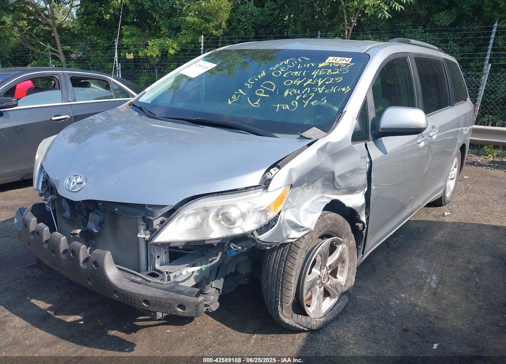 2013 TOYOTA SIENNA LE V6 8 PASSENGER VIN: 5TDKK3DC2DS389557