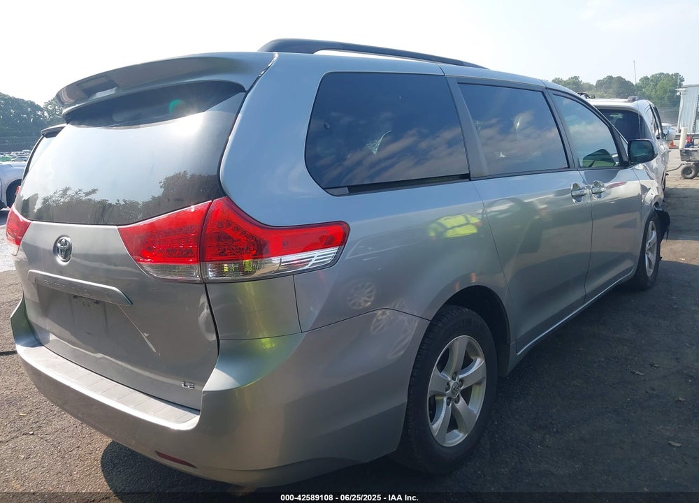 2013 TOYOTA SIENNA LE V6 8 PASSENGER VIN: 5TDKK3DC2DS389557