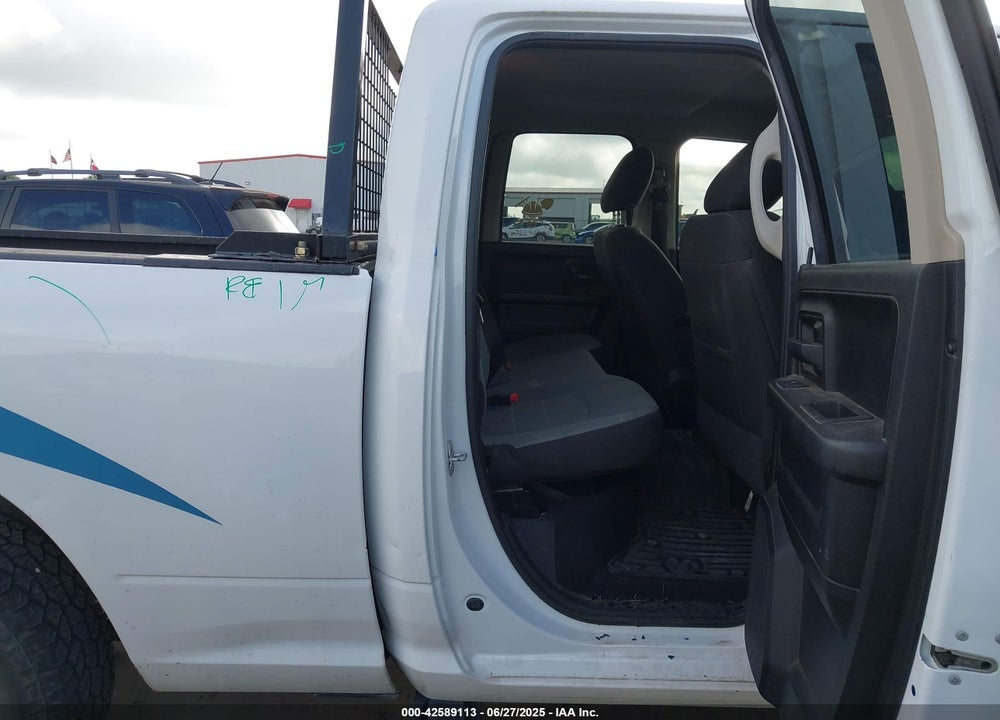 2021 RAM 1500 CLASSIC VIN: 1C6RR6FG0MS524674