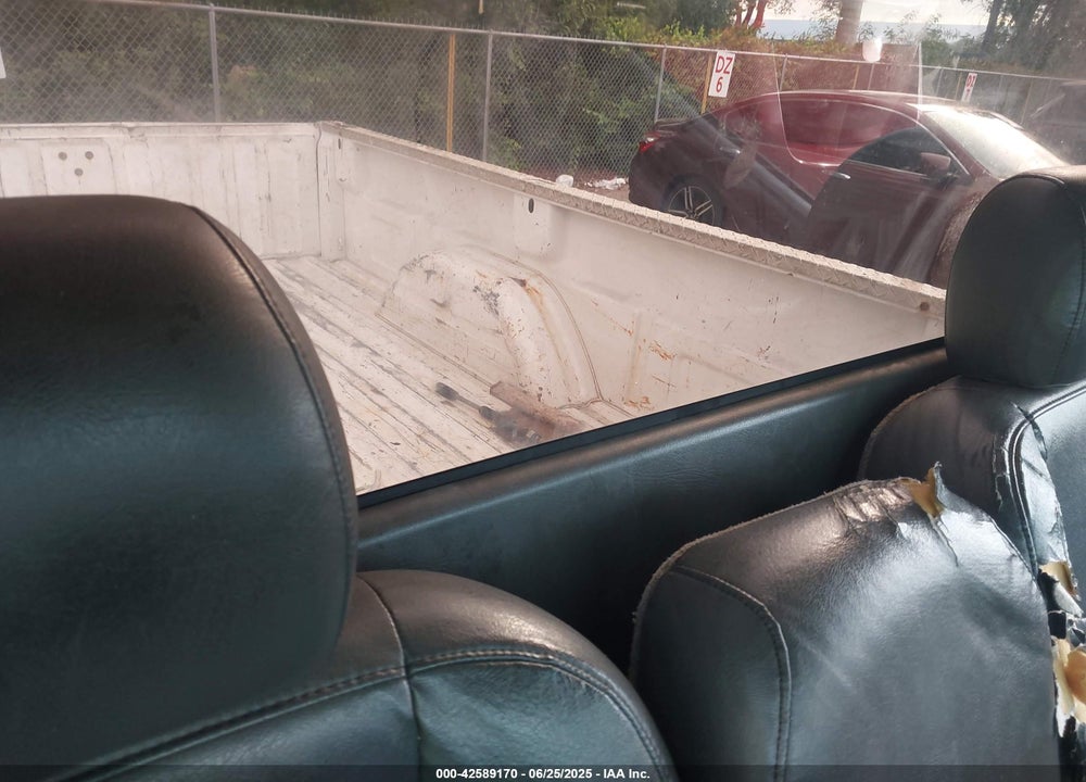 2006 GMC SIERRA 1500 VIN: 3GTEC14V86G189624
