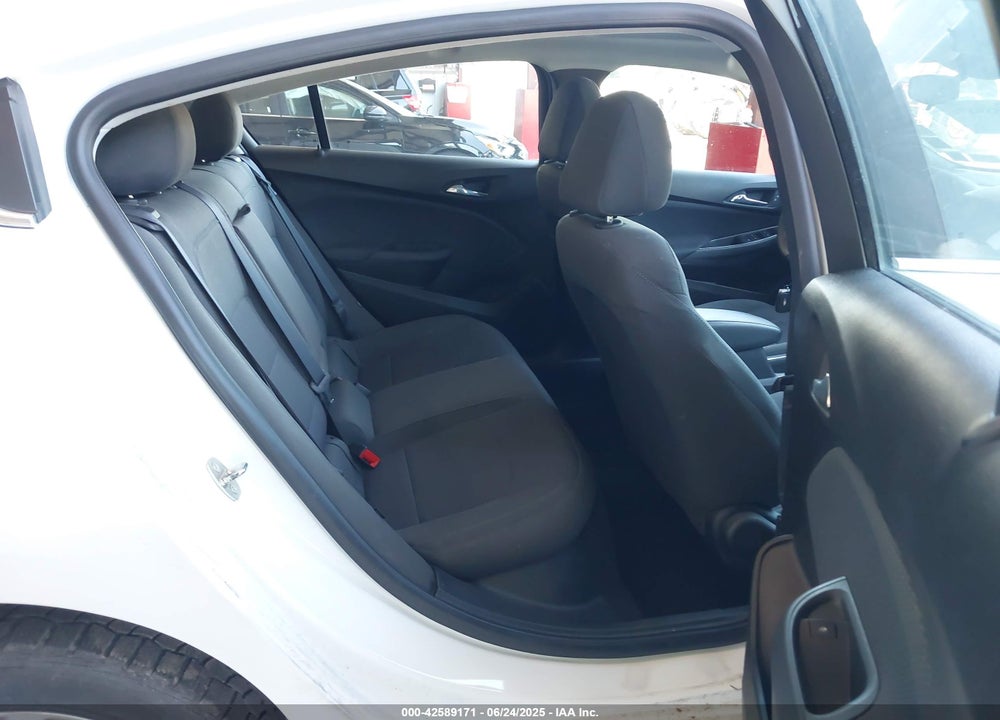 2019 CHEVROLET CRUZE VIN: 3G1BE6SM2KS574357