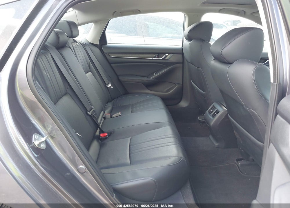 2018 HONDA ACCORD VIN: 1HGCV1F58JA212469