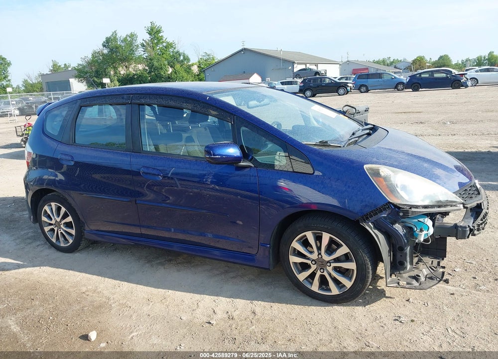 2013 HONDA FIT VIN: JHMGE8H54DC047775