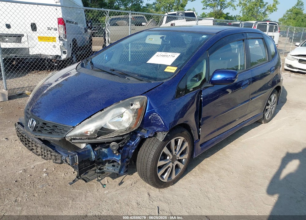 2013 HONDA FIT VIN: JHMGE8H54DC047775