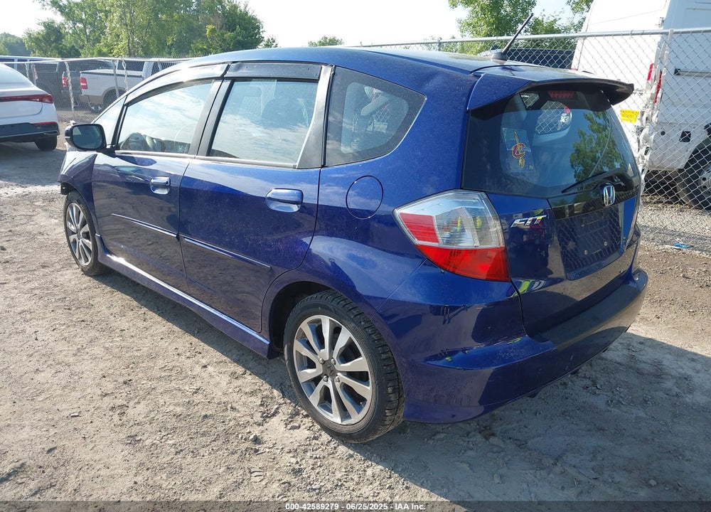 2013 HONDA FIT VIN: JHMGE8H54DC047775