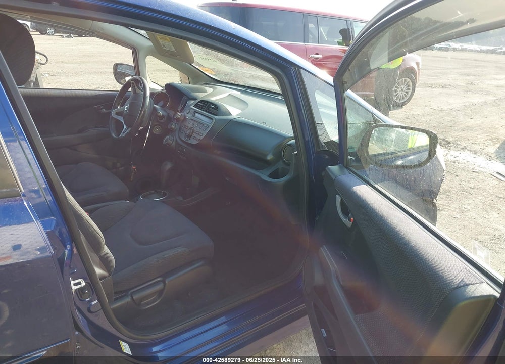 2013 HONDA FIT VIN: JHMGE8H54DC047775