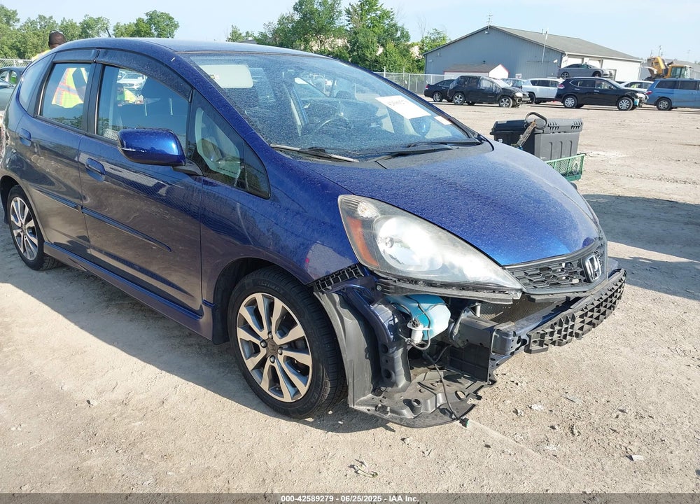 2013 HONDA FIT VIN: JHMGE8H54DC047775