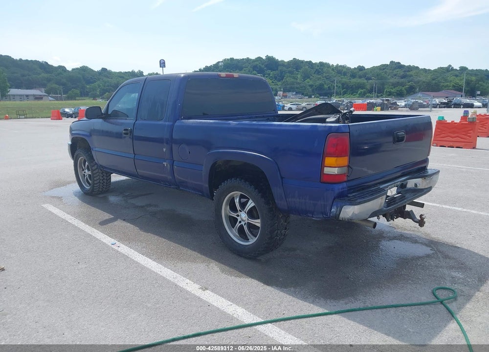 2002 CHEVROLET SILVERADO 1500 LS VIN: 2GCEK19T221155157
