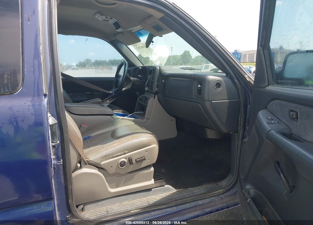 2002 CHEVROLET SILVERADO 1500 LS VIN: 2GCEK19T221155157