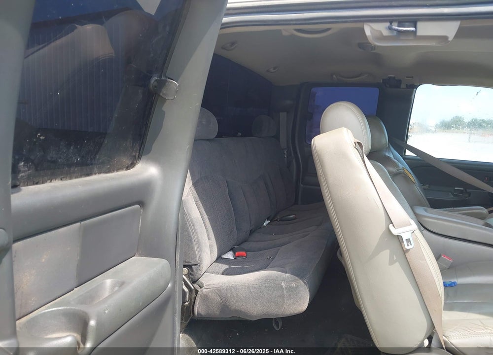 2002 CHEVROLET SILVERADO 1500 LS VIN: 2GCEK19T221155157