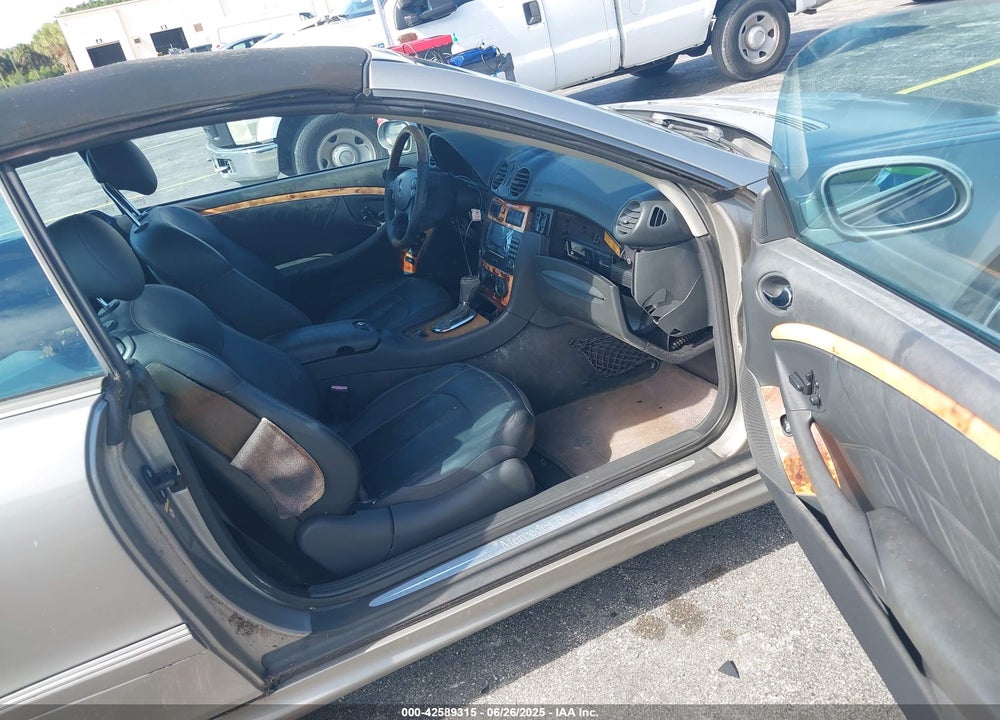 2005 MERCEDES-BENZ CLK 500 VIN: WDBTK75G25T050991