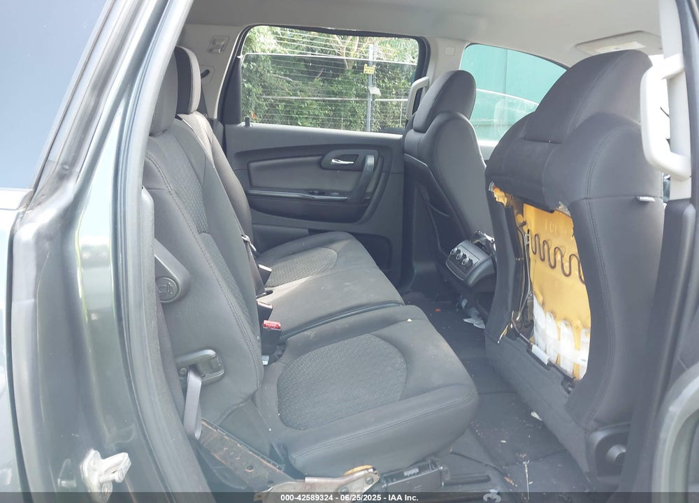2011 CHEVROLET TRAVERSE VIN: 1GNKVGED5BJ245220