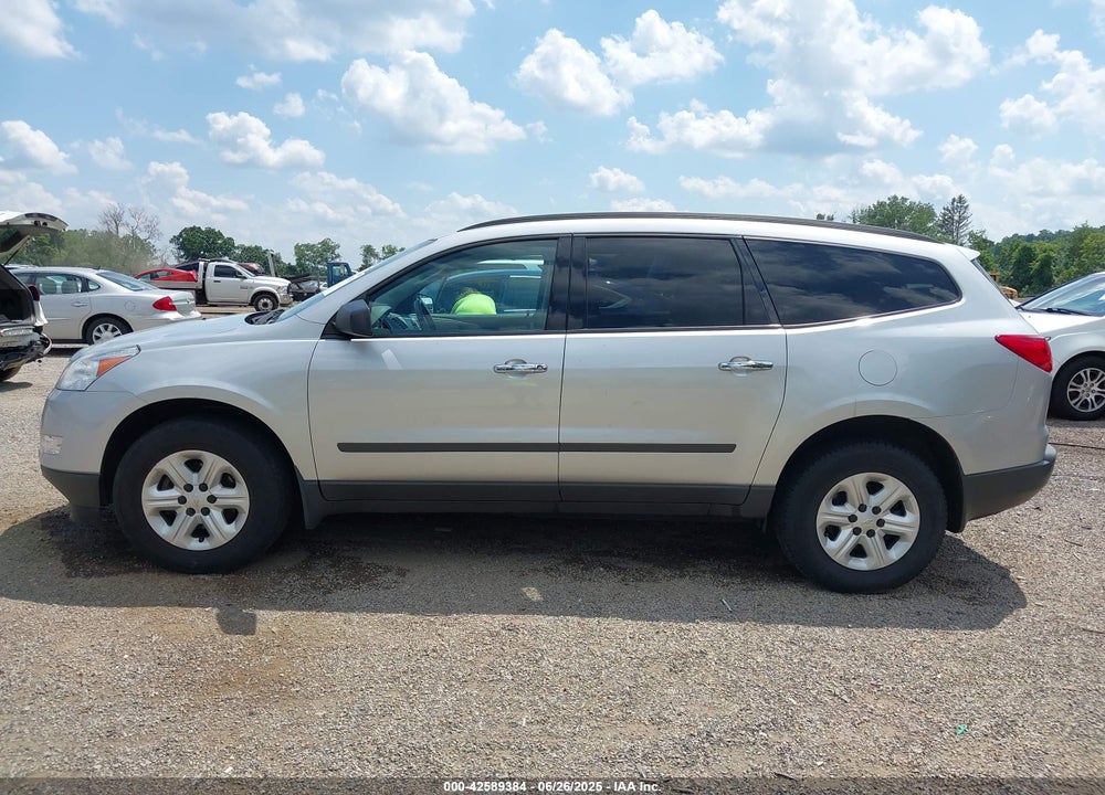 2011 CHEVROLET TRAVERSE VIN: 1GNKRFED2BJ412096